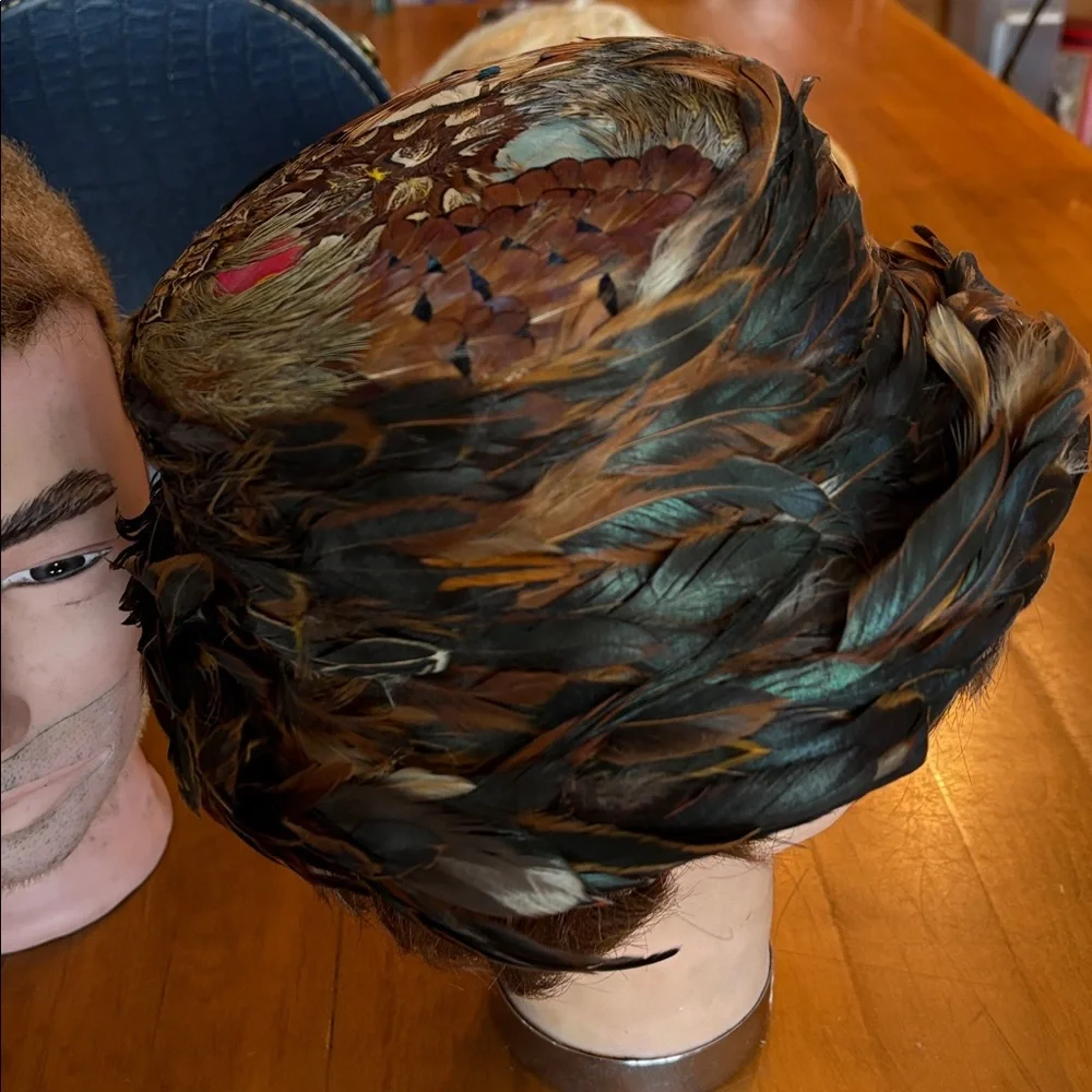 Intake colorful feather hat - Picture 4 of 6